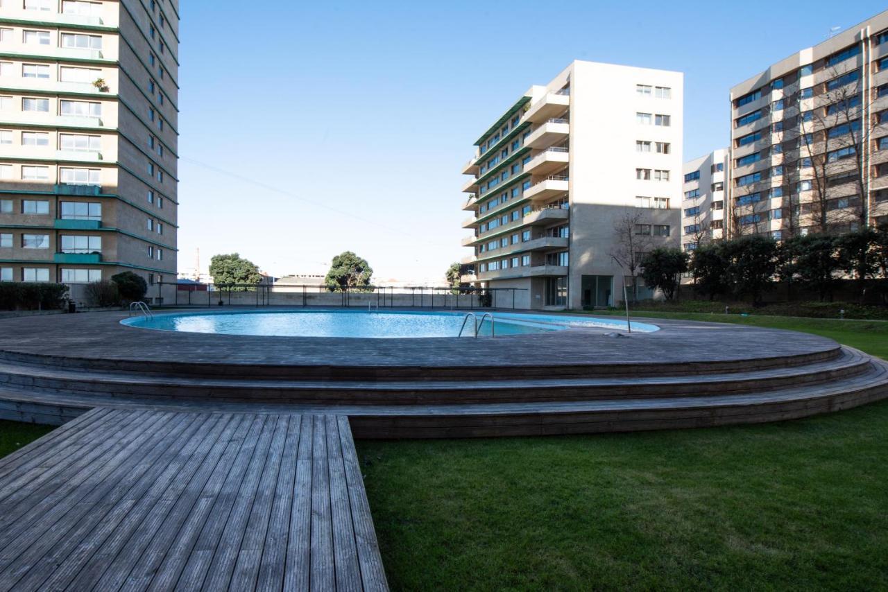 Em Com Piscina