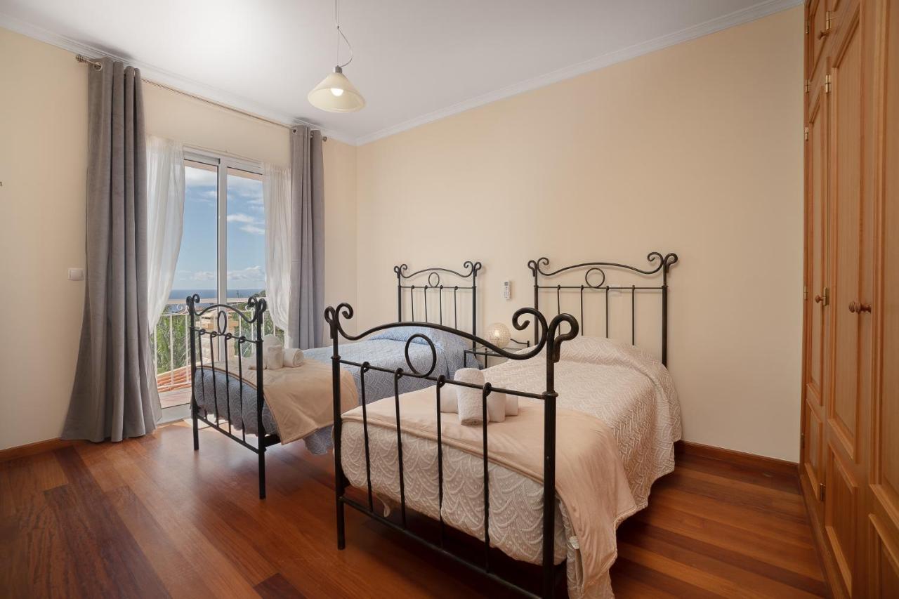 Arco Da Calheta Villa *