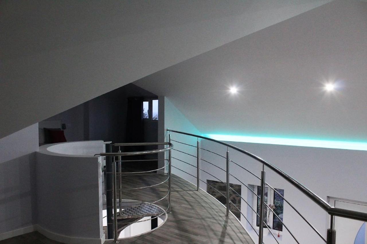 Chalet Quinze, Contemporary Designed With Swimming Pool