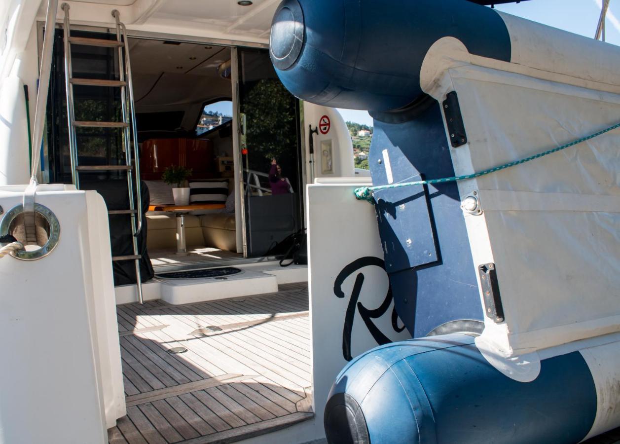 Aquadouro Yacht Radames - Sleep Boat Experience Castelo de Paiva