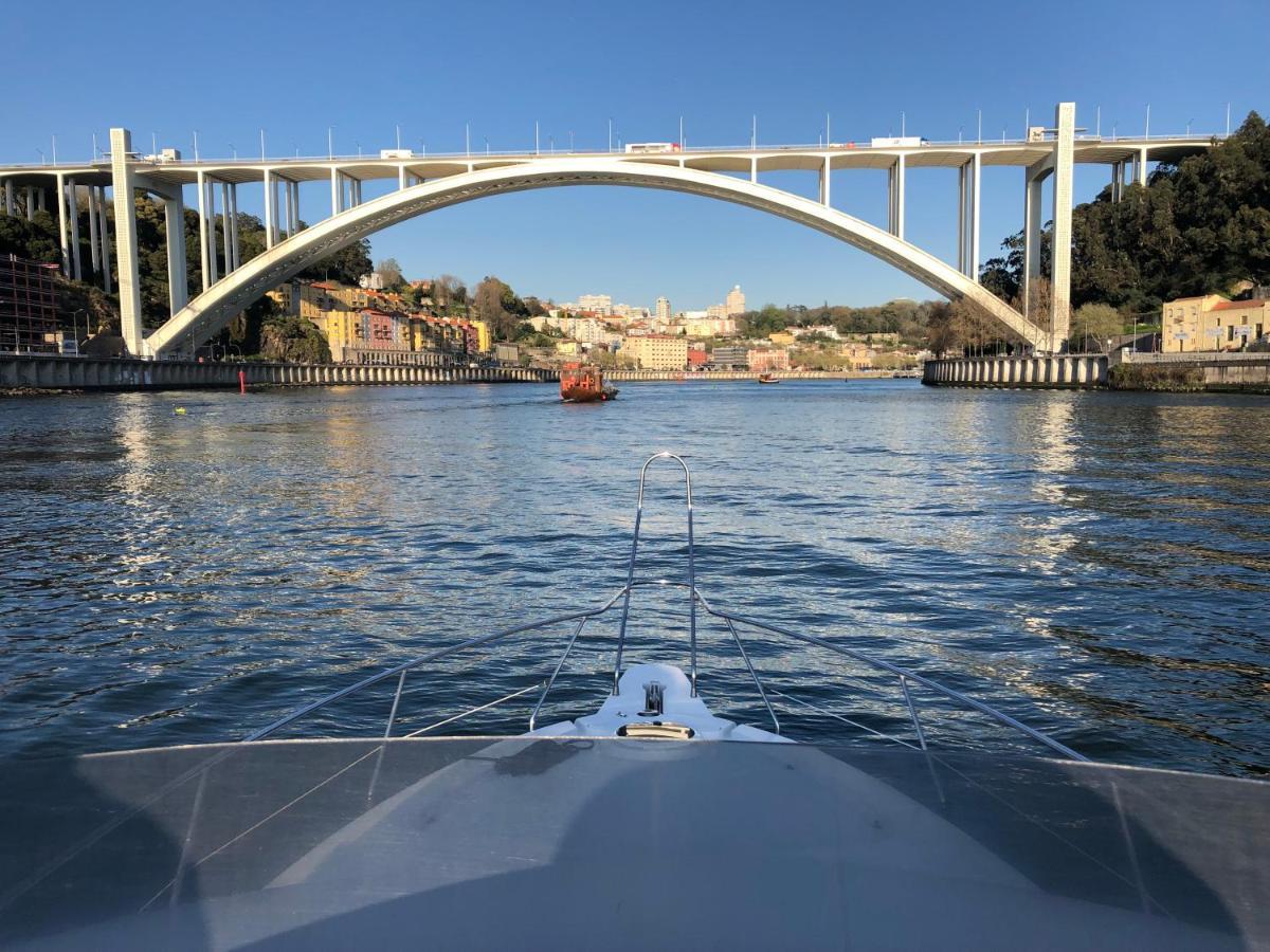 Aquadouro Yacht Radames - Sleep Boat Experience Castelo de Paiva
