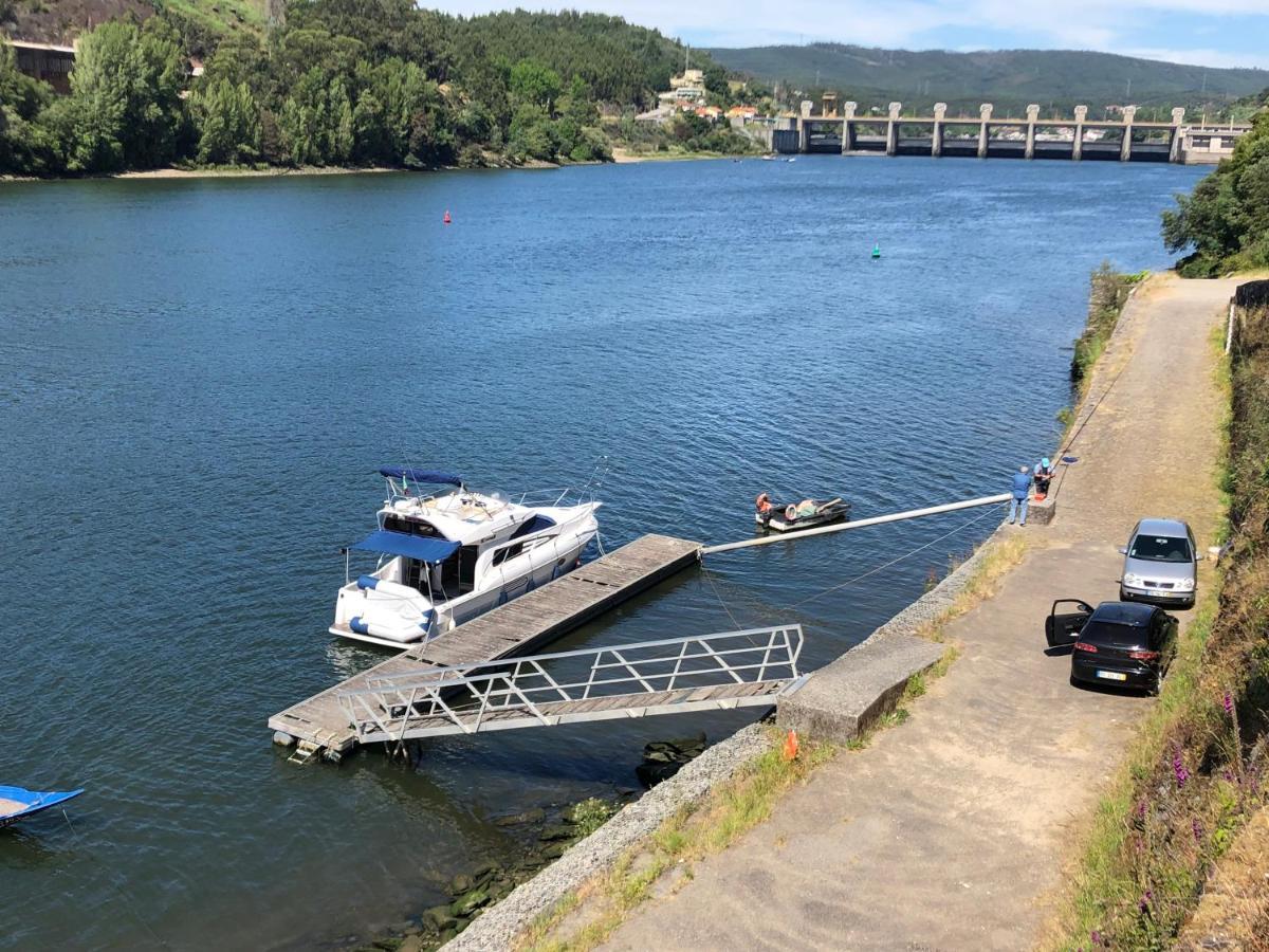 Aquadouro Yacht Radames - Sleep Boat Experience Botel Castelo de Paiva