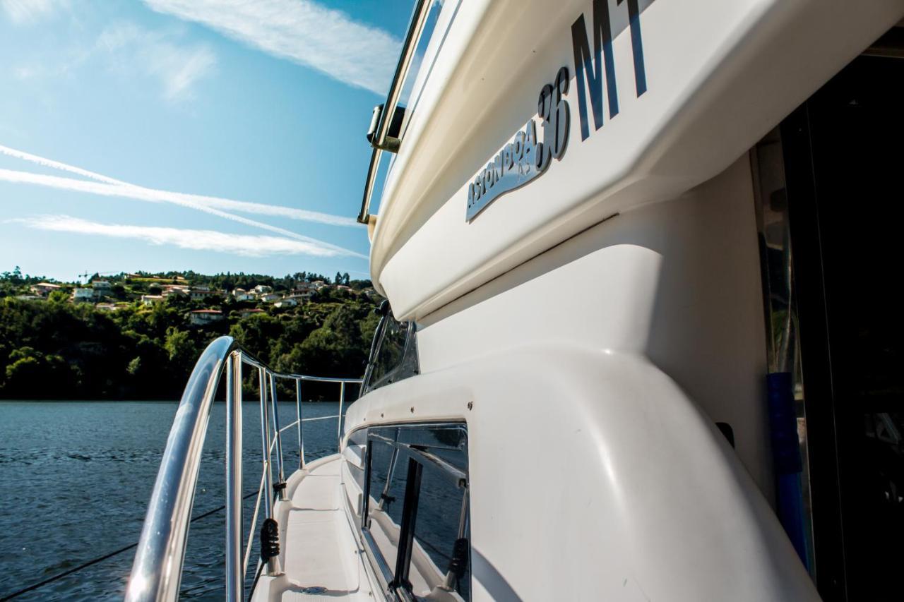 Aquadouro Yacht Radames - Sleep Boat Experience Castelo de Paiva