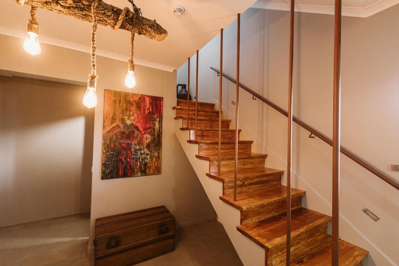 Naga Laut Surf Villa * Costa da Caparica