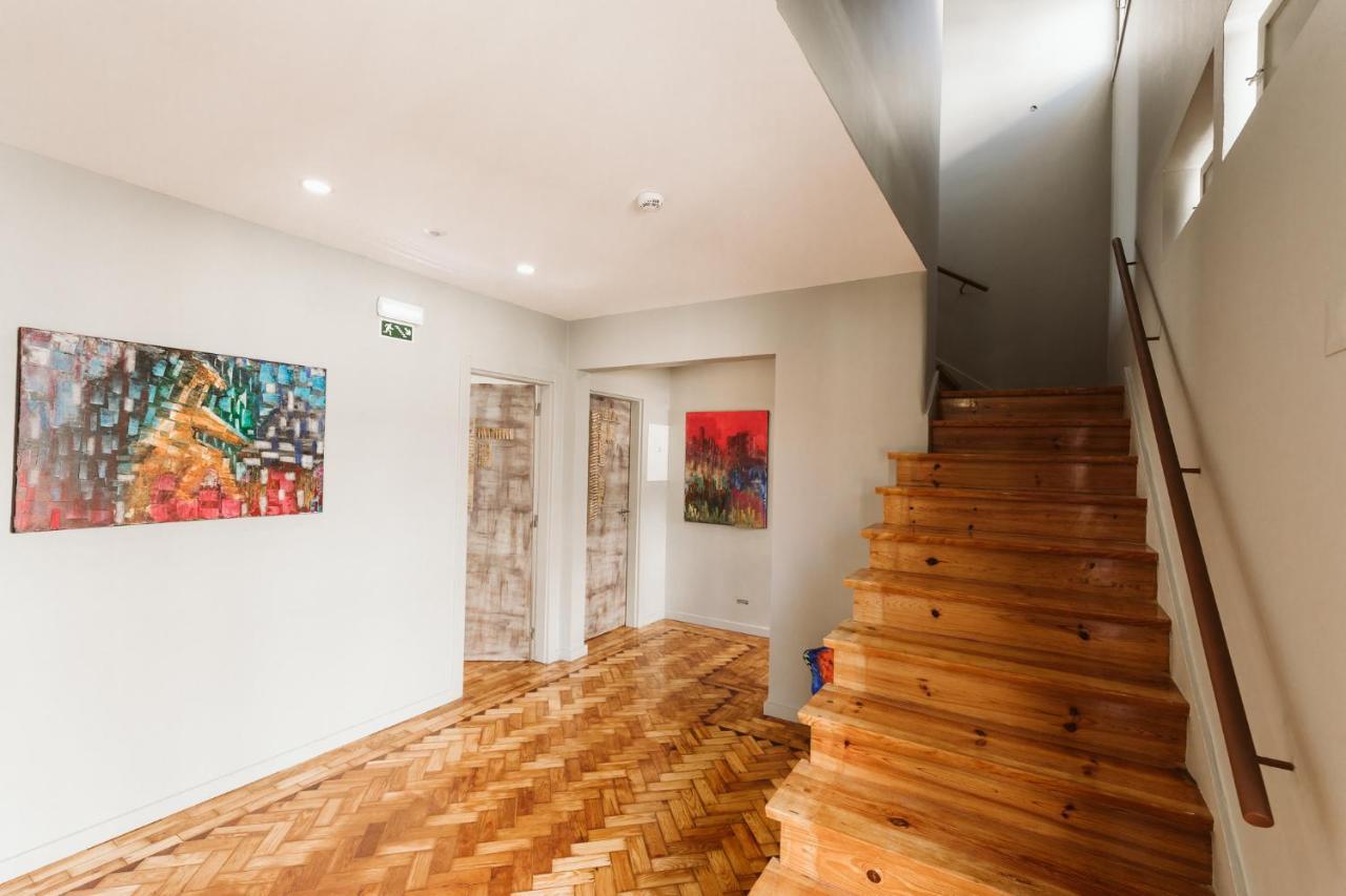 Guest house Naga Laut Surf Villa Costa da Caparica