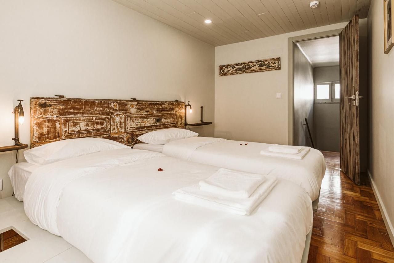 Guest house Naga Laut Surf Villa Costa da Caparica