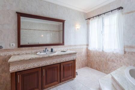 Casa Caloura, Quarto Deluxe Beautiful View Guest house