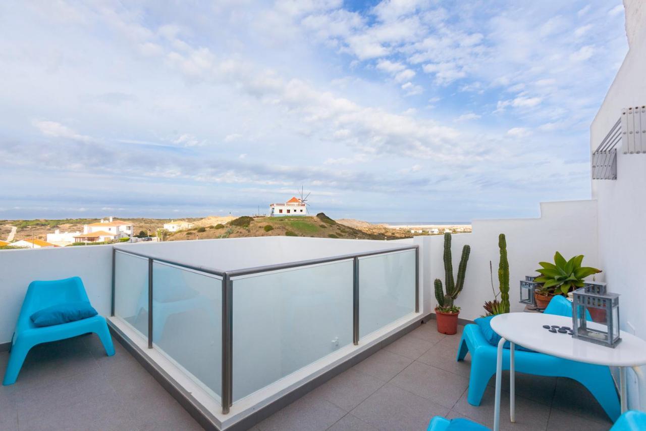 Sea View *