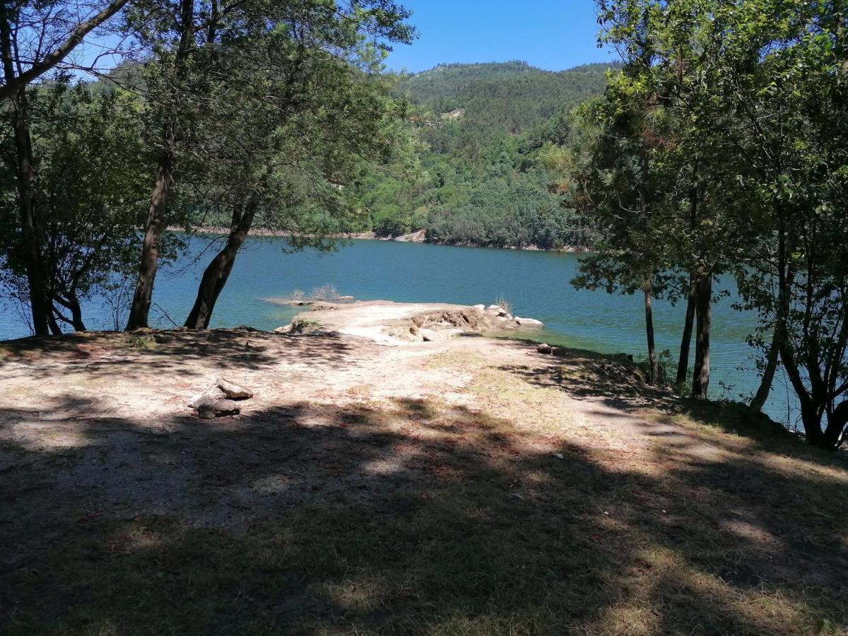 Casa Da Benda Сasa de vacaciones Caniçada