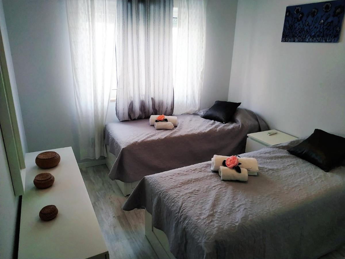 1b Carvoeiro - Casas & Papeis *