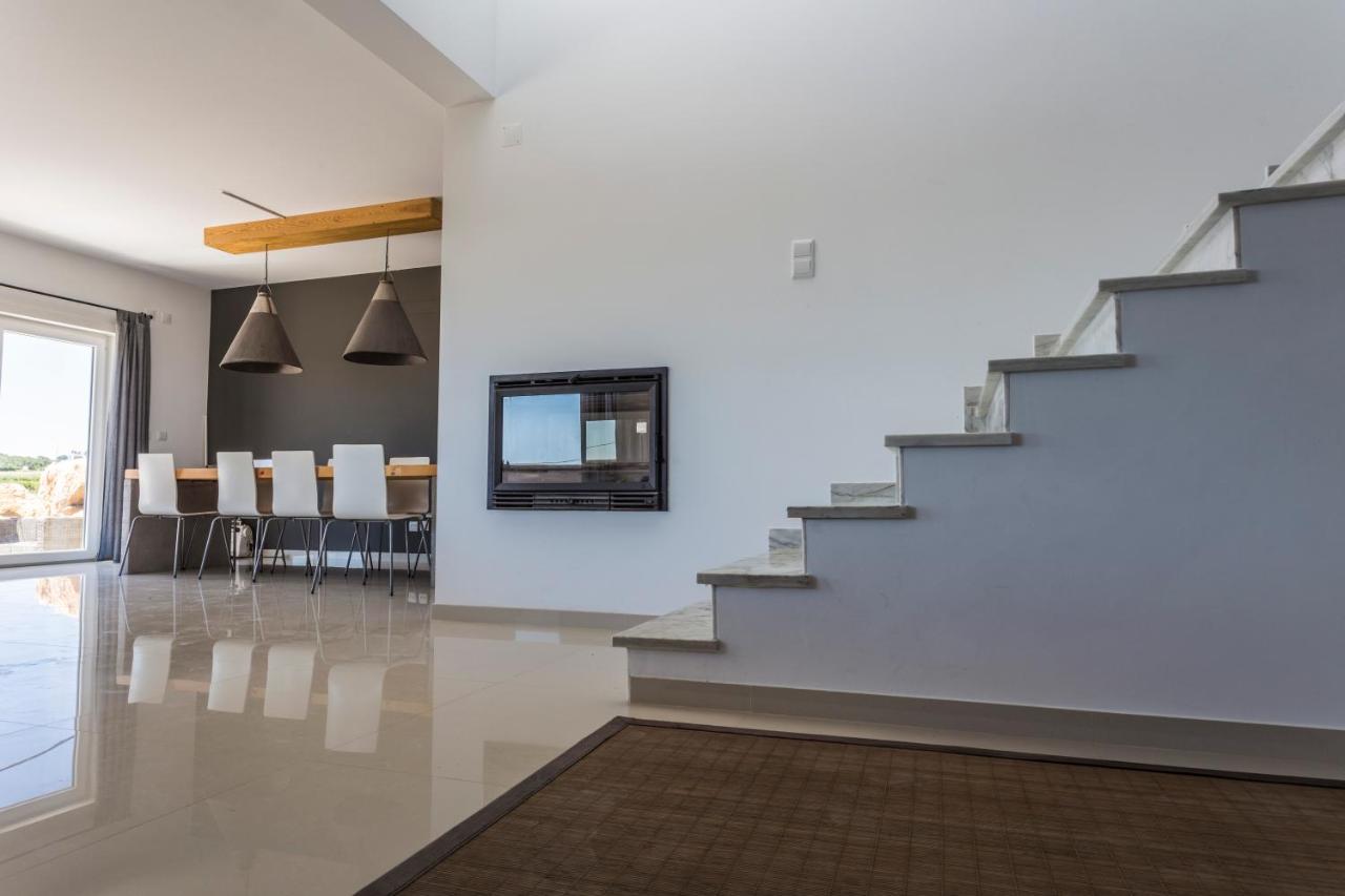 The Maverick Surfvillas Hostel *