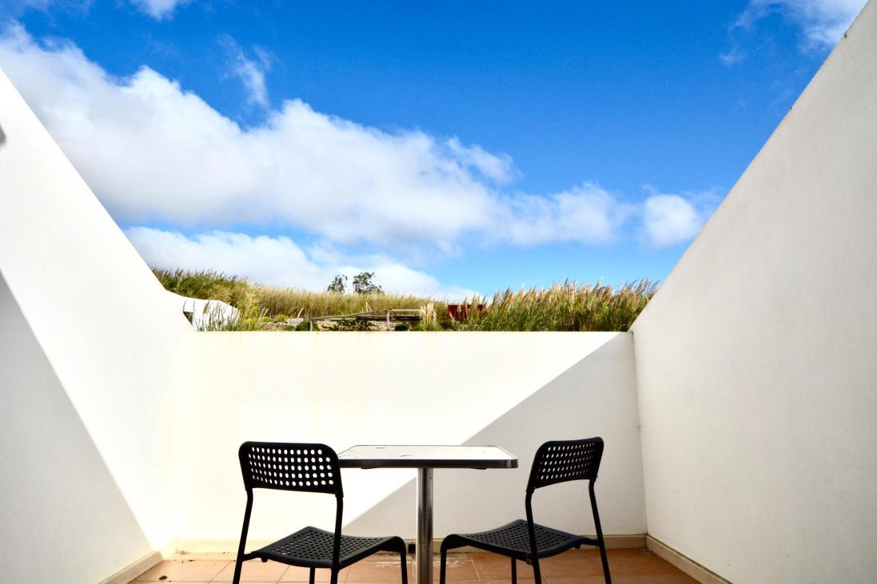 The Maverick Surfvillas Hostel *