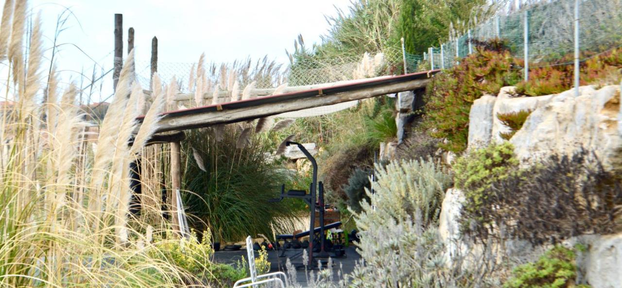 The Maverick Surfvillas Hostel