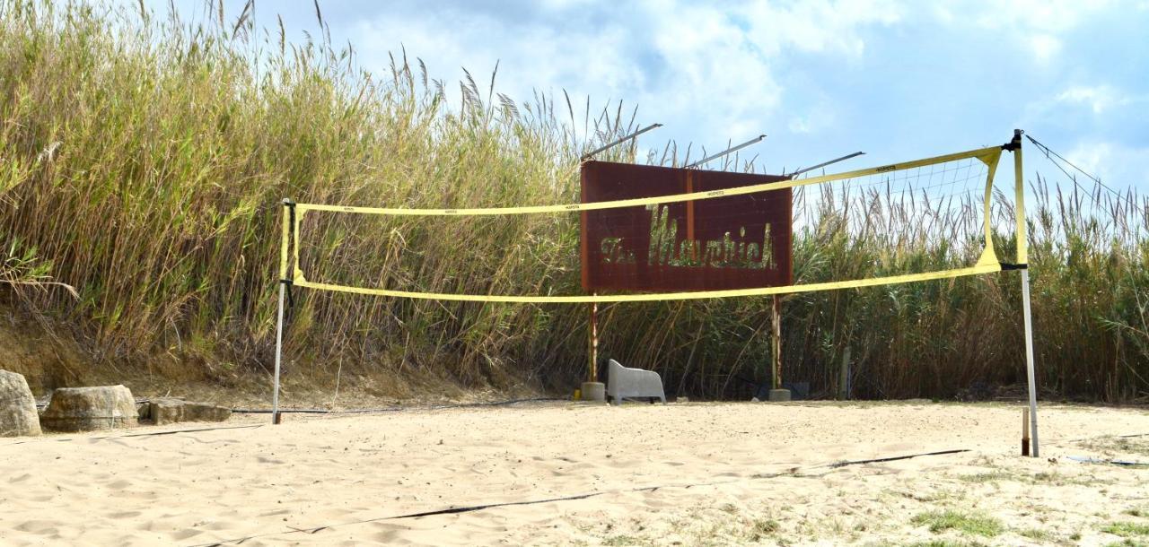 The Maverick Surfvillas Hostel *
