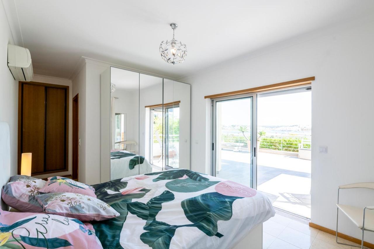 Splendide T3 Avec Terrasse Privee De 140 M2 Da Rocha
