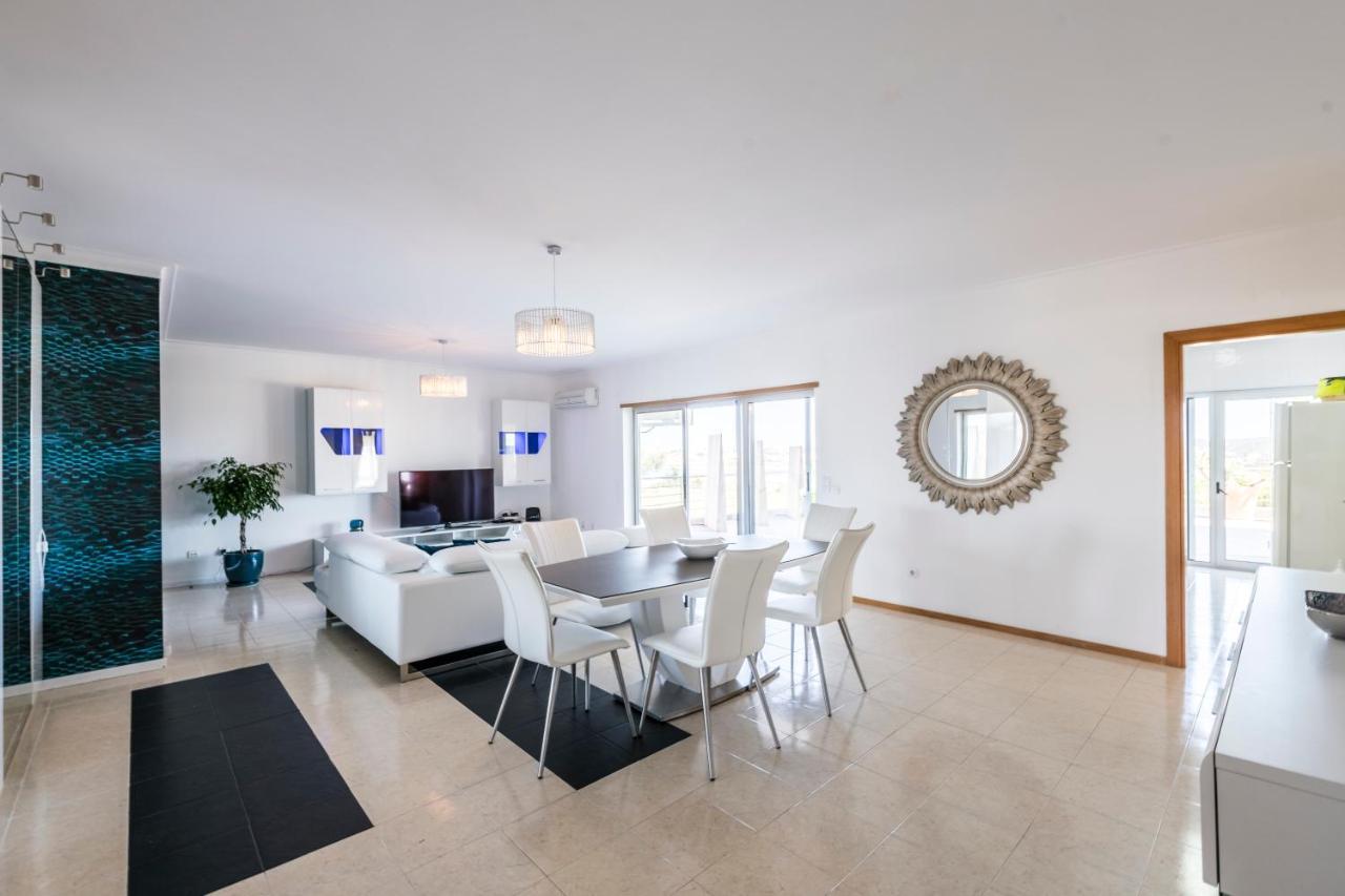 Splendide T3 Avec Terrasse Privee De 140 M2 Da Rocha