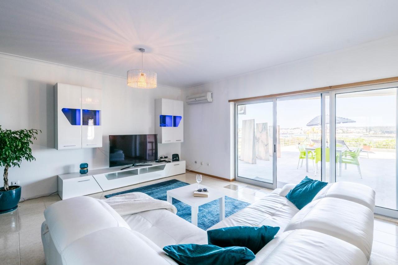 Splendide T3 Avec Terrasse Privee De 140 M2 Da Rocha