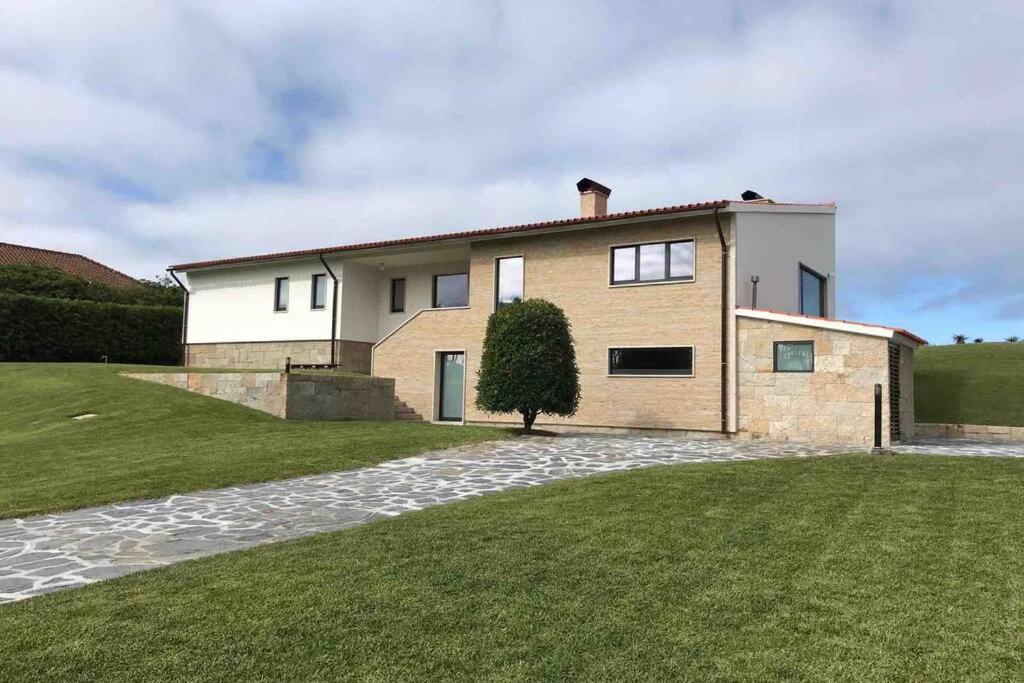 Panoramic Beachfront - Direct Access *