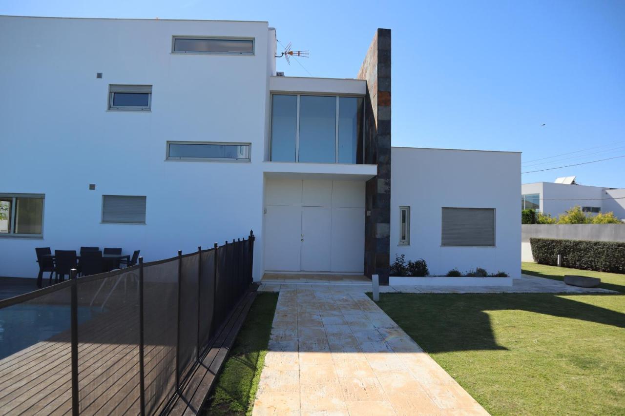 Villa Dos Salgados, 5bdr, Front, Near Salgados Golf Club