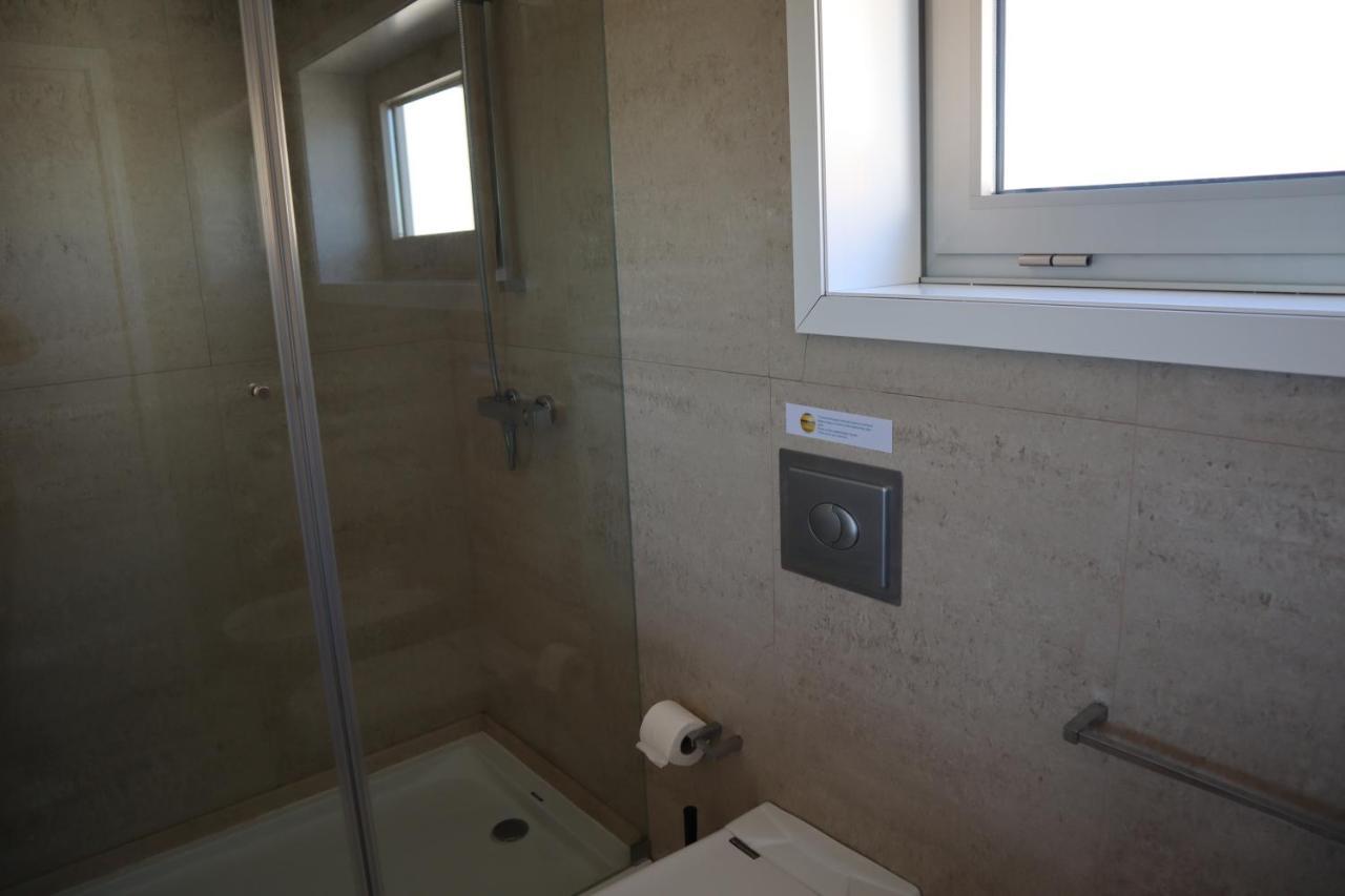 Dos Salgados, 5bdr, Front, Near Salgados Golf Club *