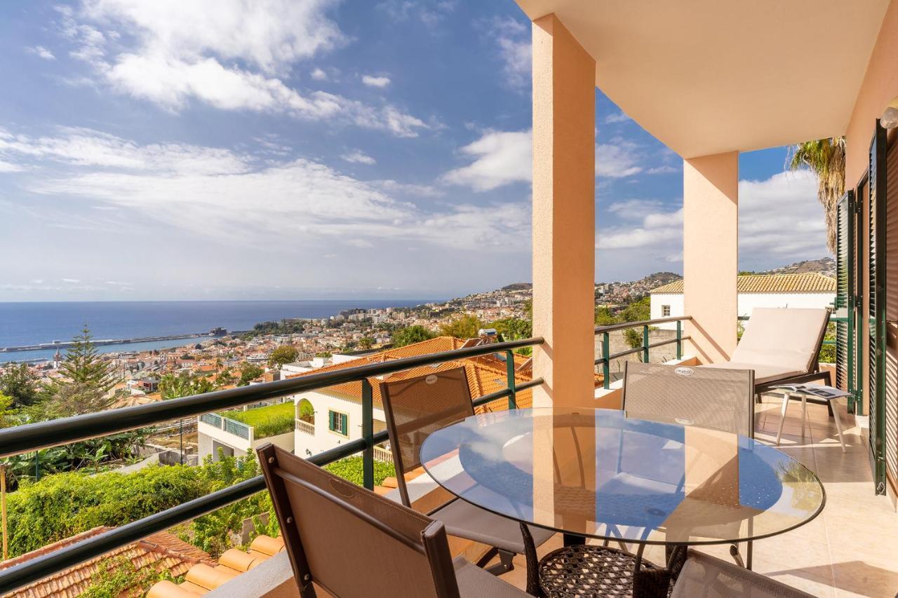 Stylish With Balcony And Amazing Views Over Funchal And The Sea Funchal (Madeira)