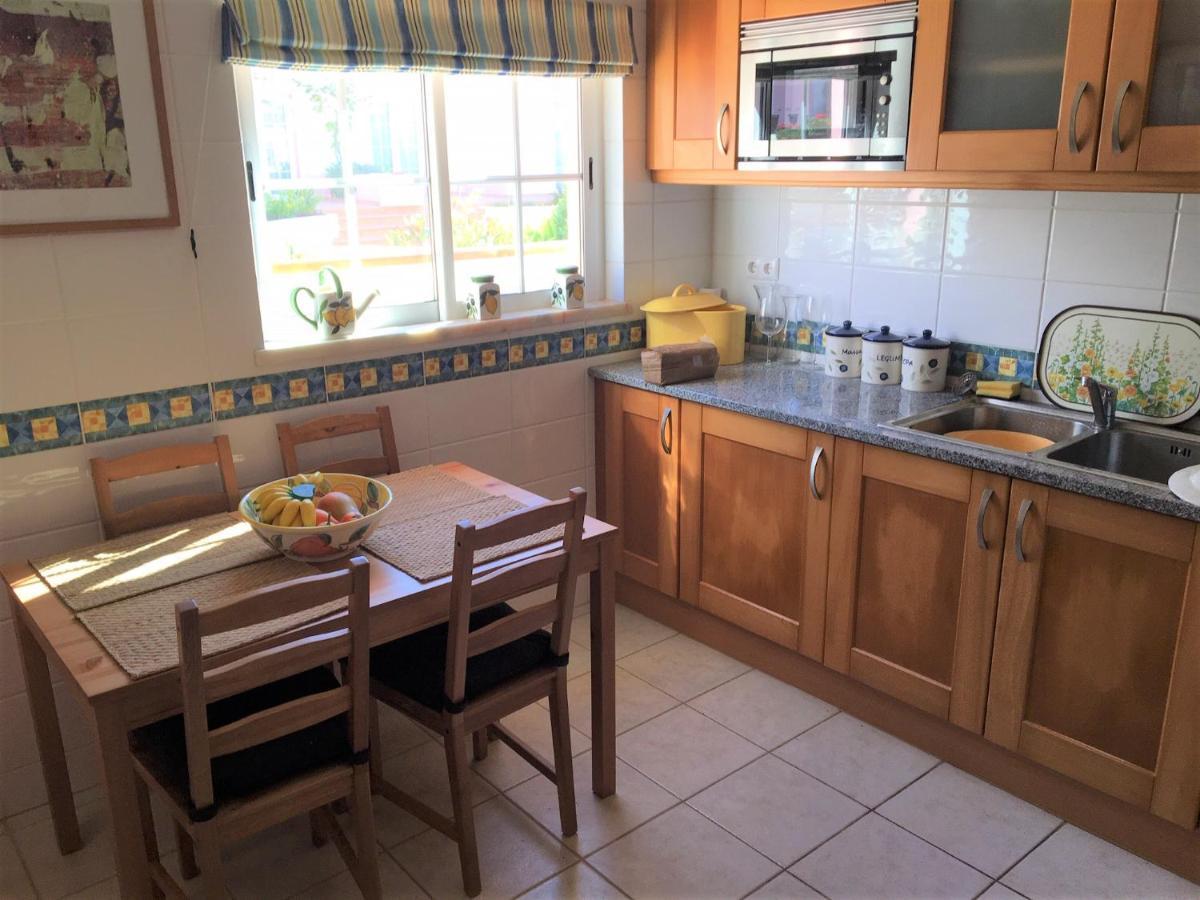 Modern Two Bedroom Poolside Townhouse * Budens