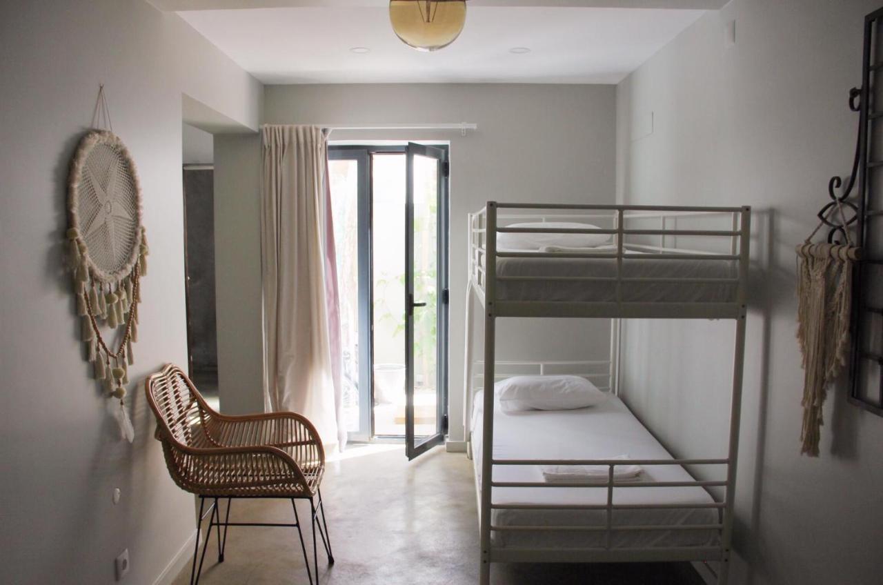 Guest house Naga Laut Surf Villa *