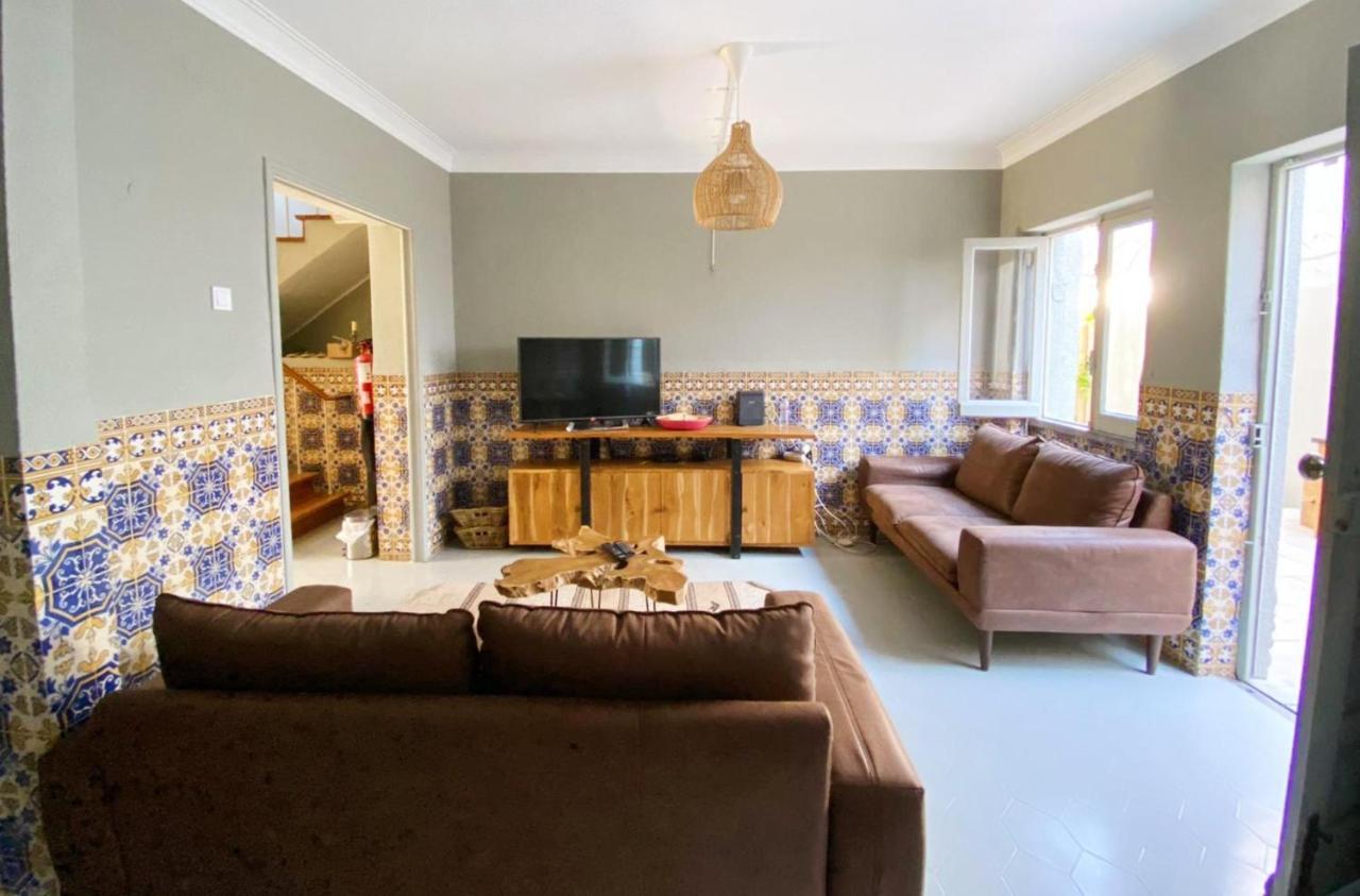 Naga Laut Surf Villa Guest house Costa da Caparica