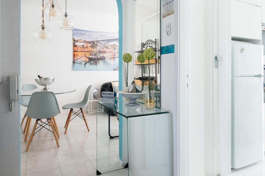 2 - 5 Mins From & Bars Apartment Costa da Caparica