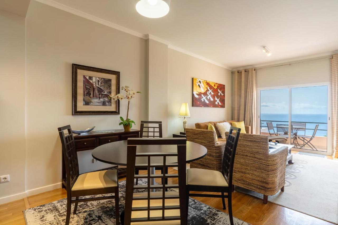 Stylish With Balcony And Amazing Views Over Funchal And The Sea Apartamento