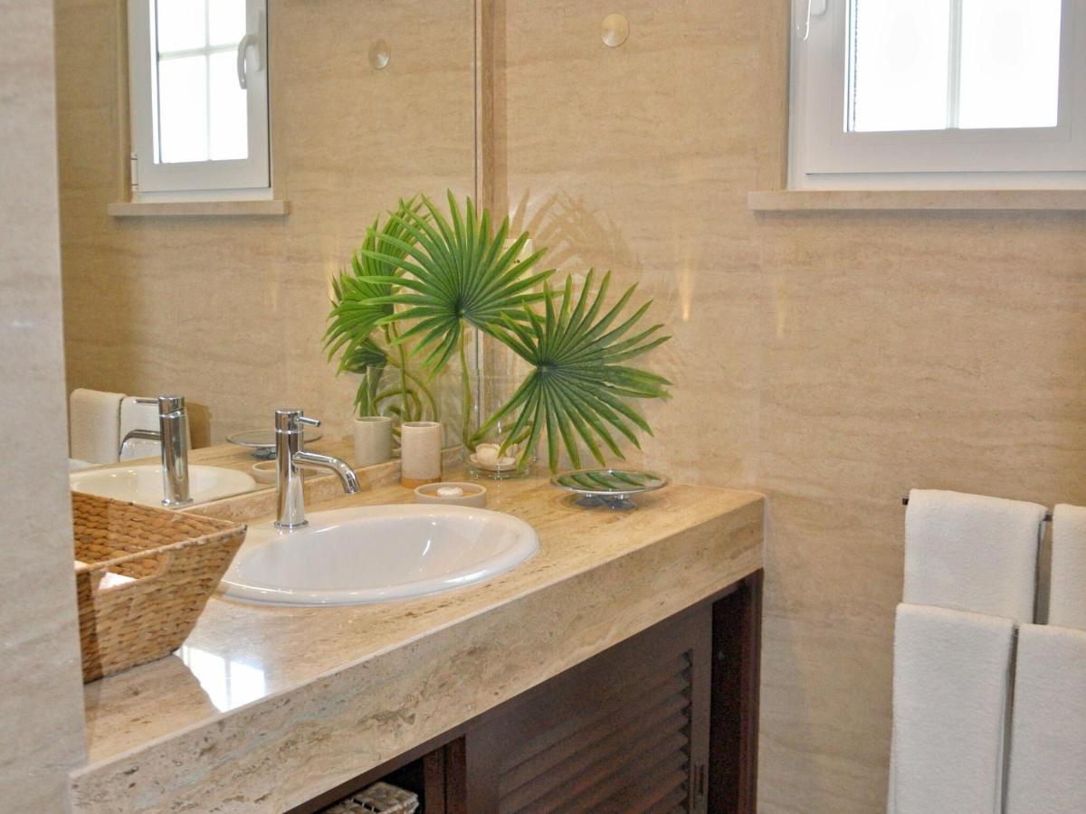 Villa Villa In A Quiet Area With Private Pool Near The Golf Courses And The Marina Vilamoura