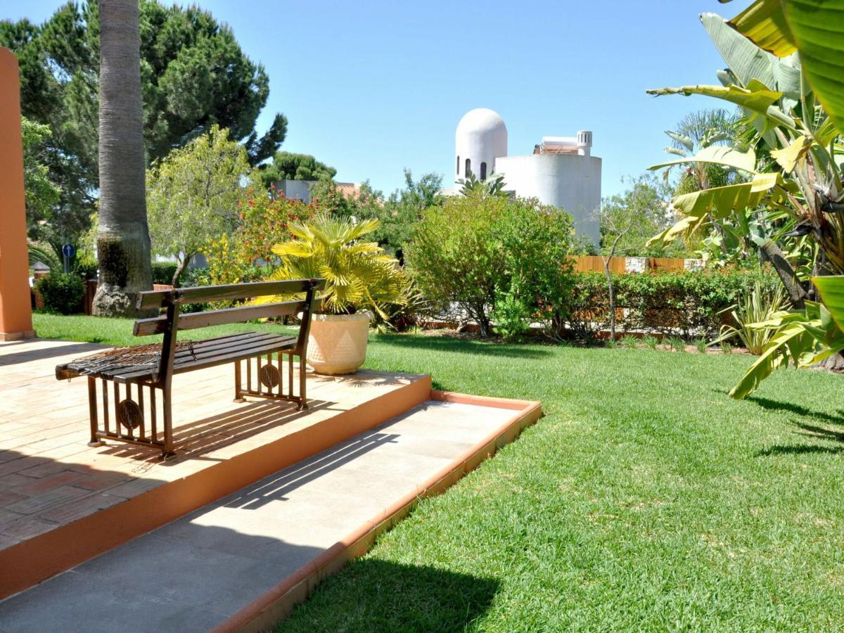 Villa In A Quiet Area With Private Pool Near The Golf Courses And The Marina Vilamoura