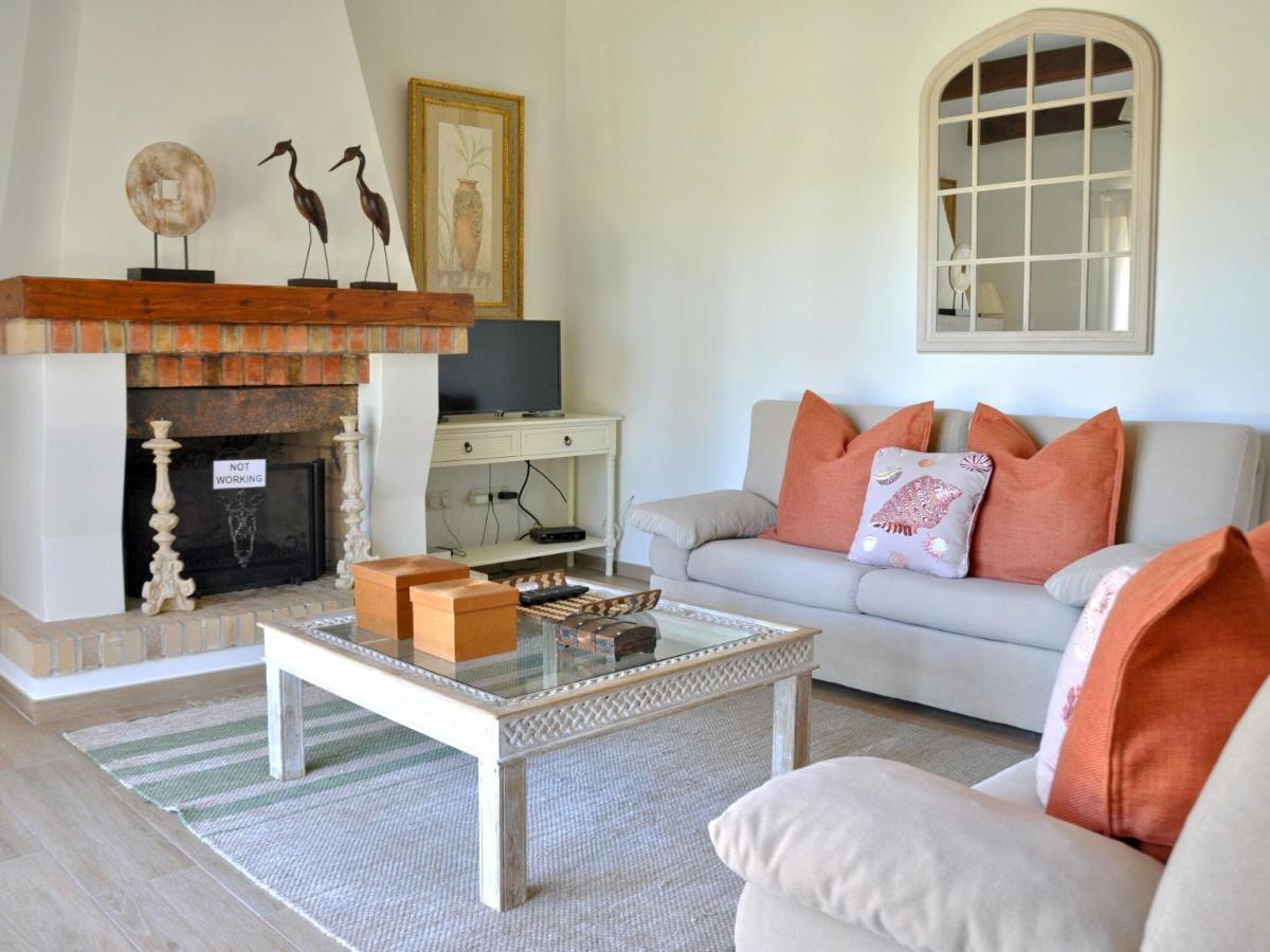 Villa In A Quiet Area With Private Pool Near The Golf Courses And The Marina