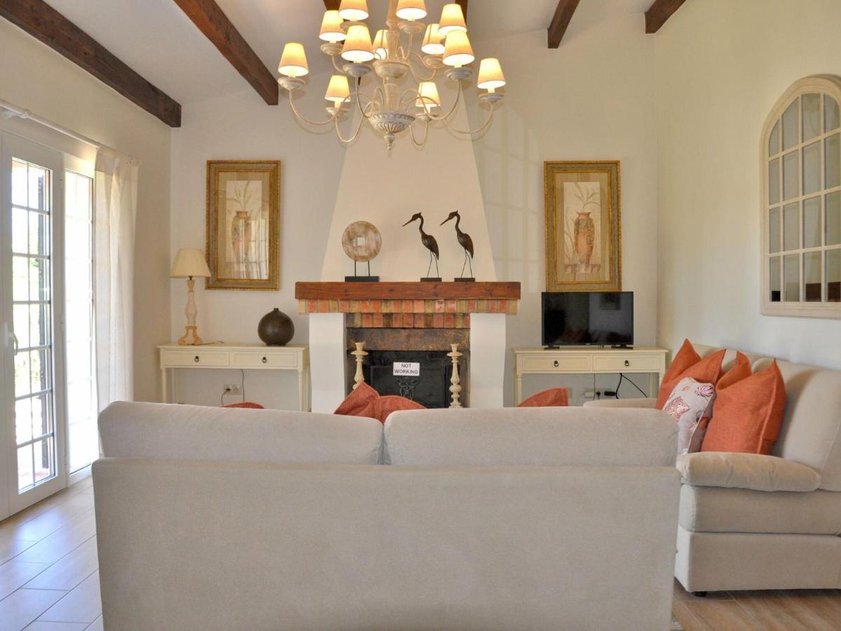 Villa In A Quiet Area With Private Pool Near The Golf Courses And The Marina * Vilamoura