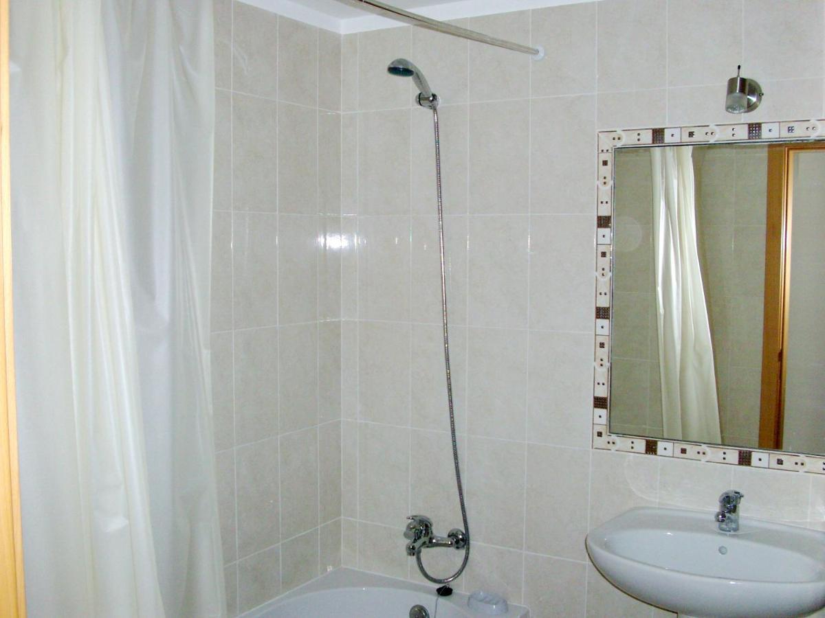 Charming With Shared Pool Apartment Albufeira
