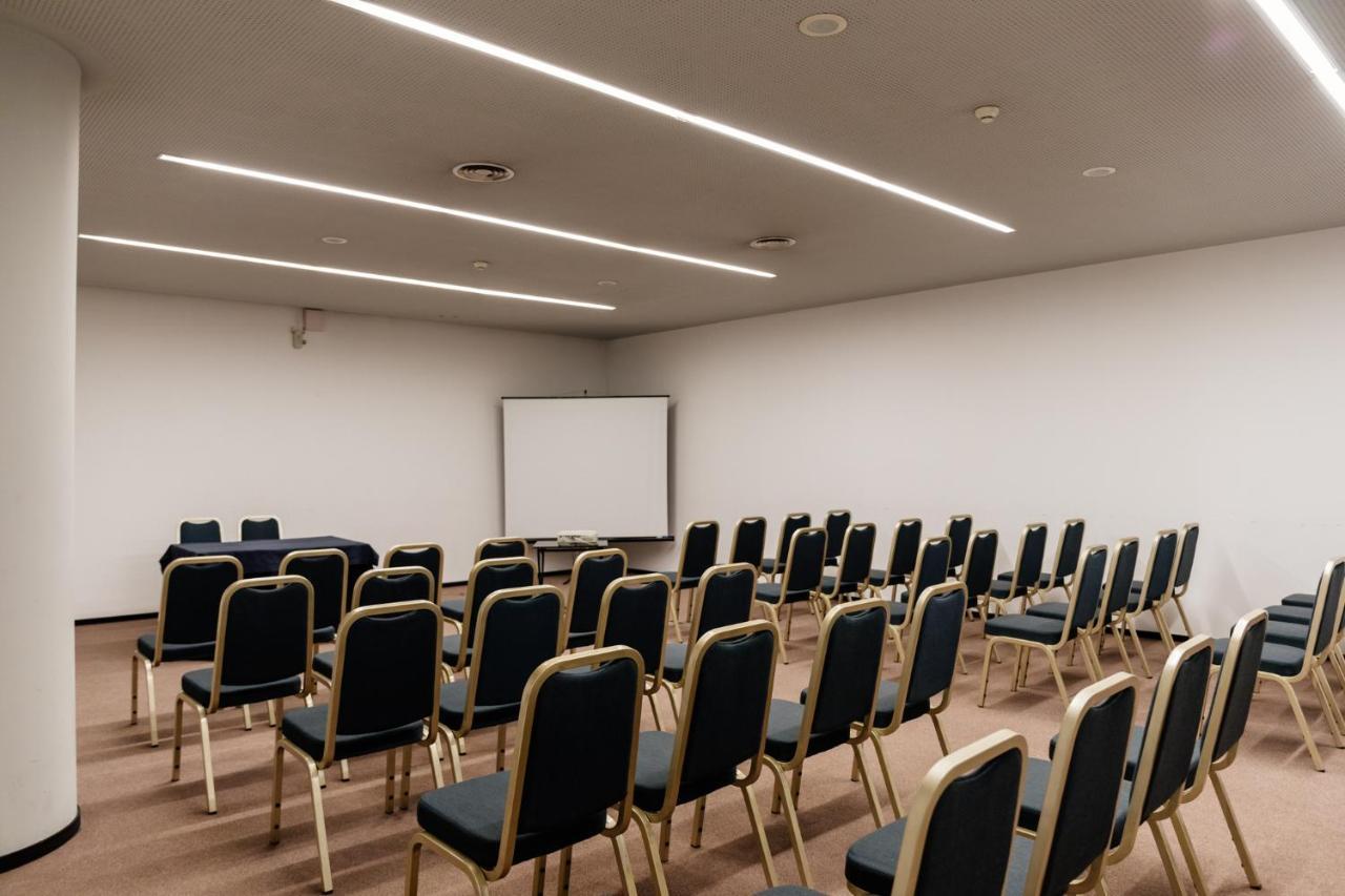 Axis Viana Business & Hotel 4*