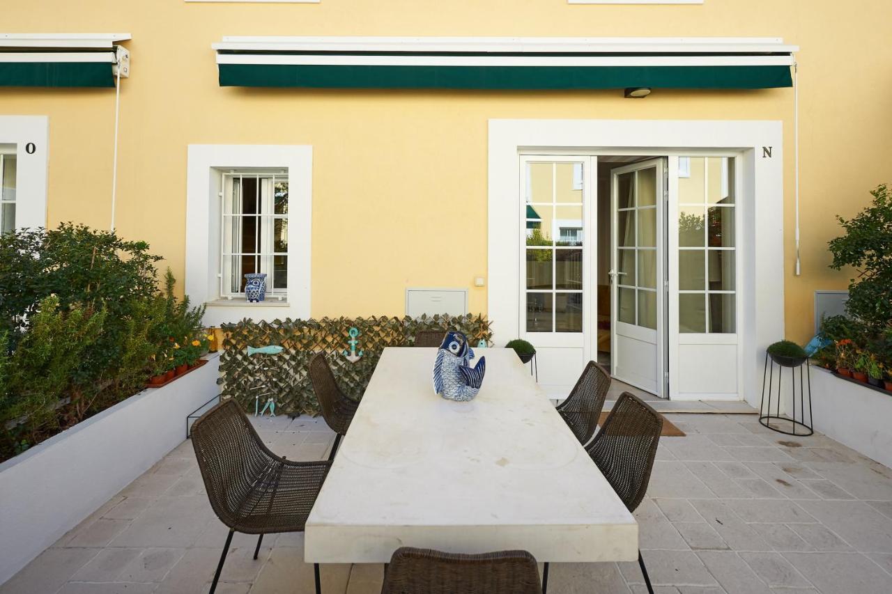 Spacious In With Private Garden 120 M² Apartment Estoril