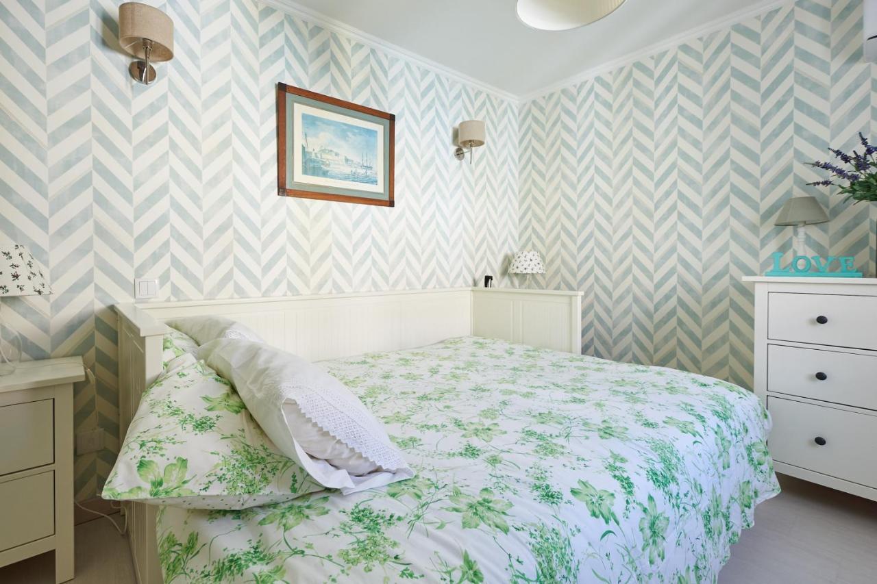 Spacious In With Private Garden 120 M² *