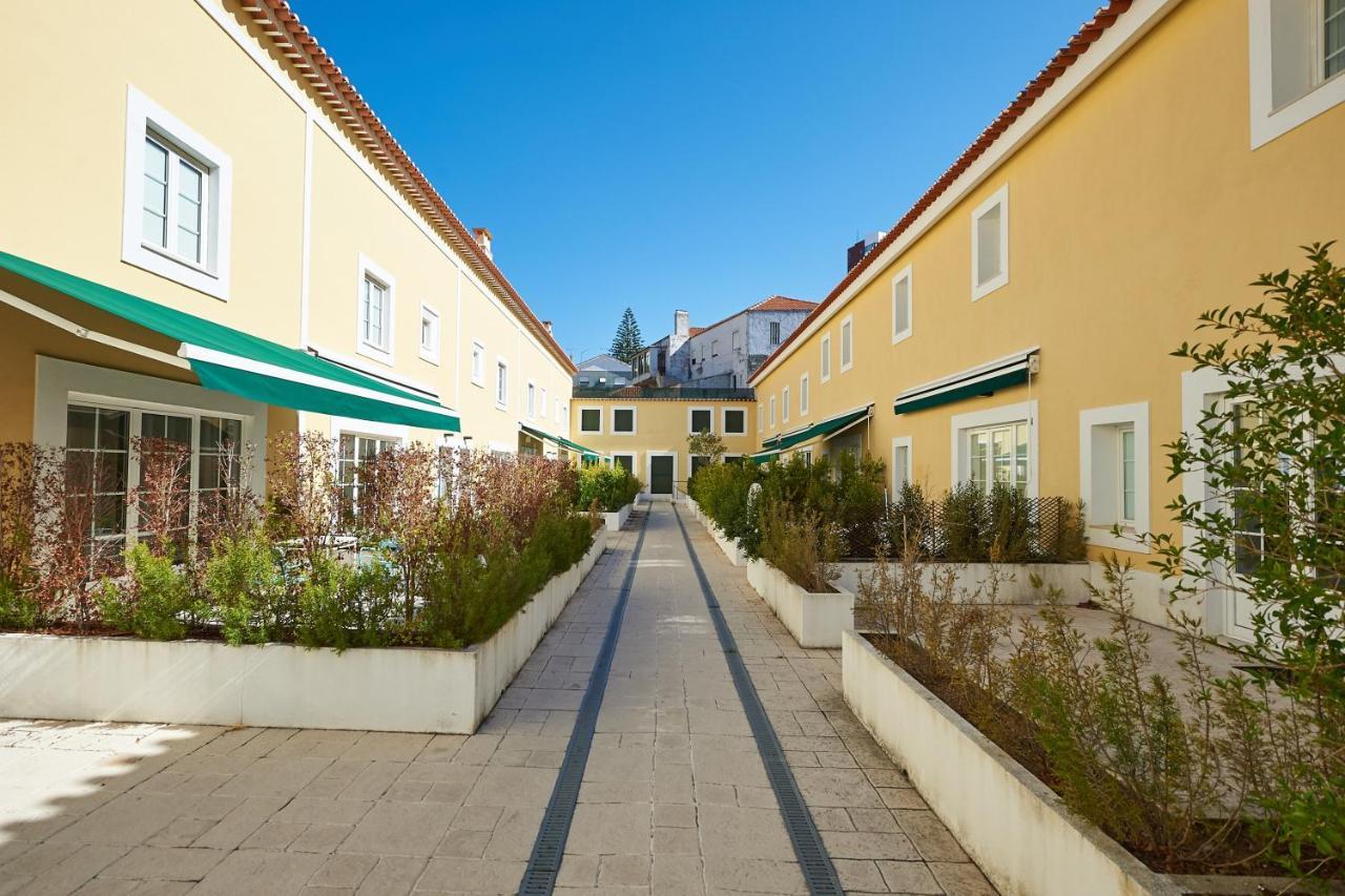 Apartment Spacious In With Private Garden 120 M² Estoril
