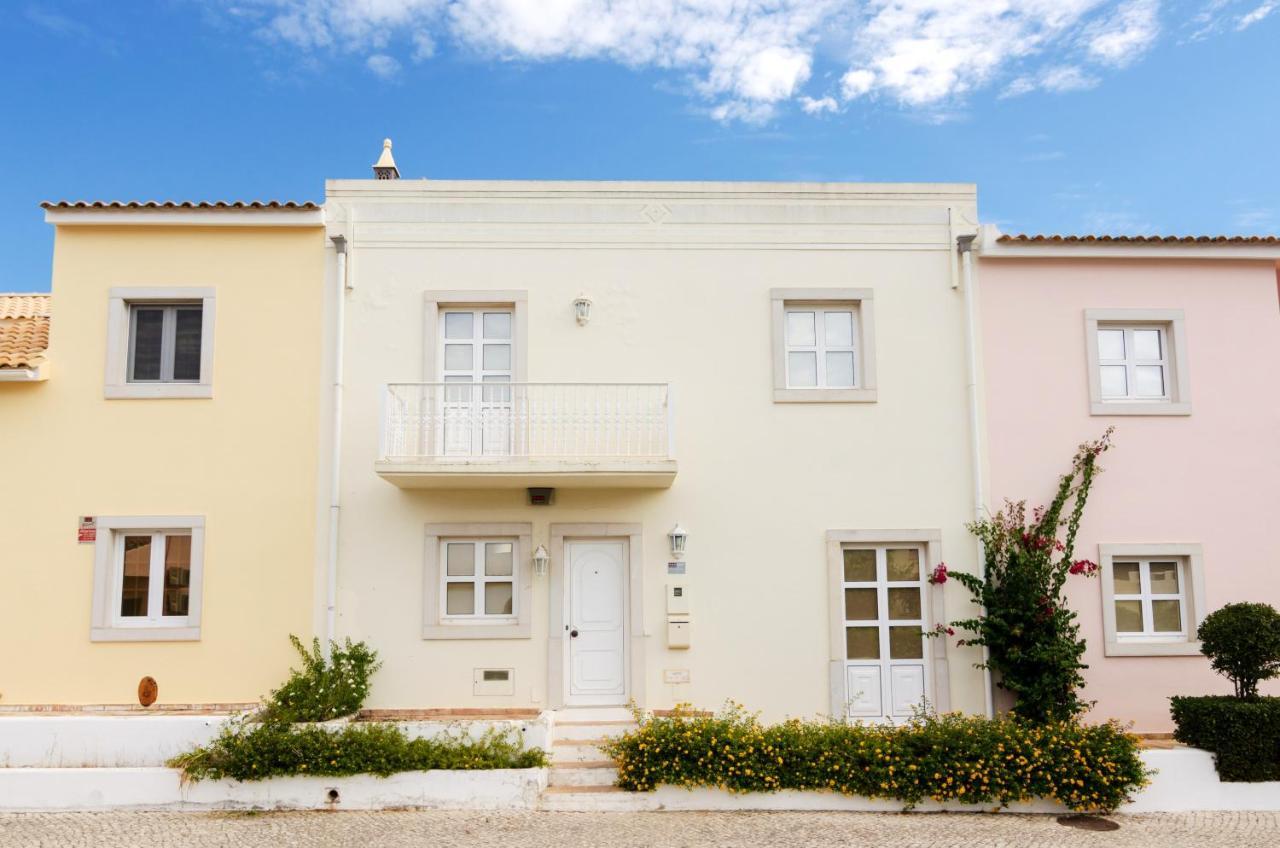 Charming House In With Shared Pool Holiday home