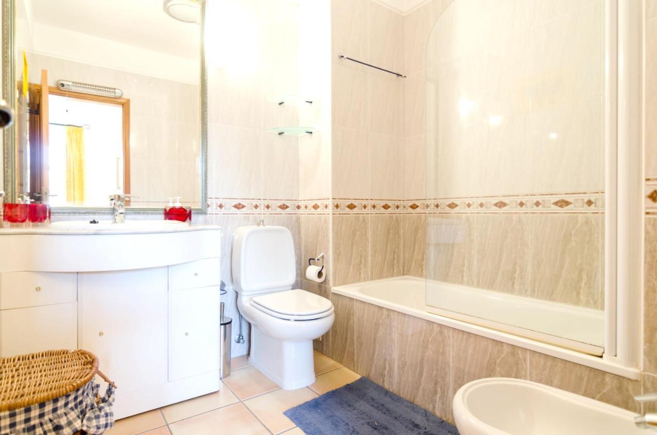 Charming House In With Shared Pool Holiday home *