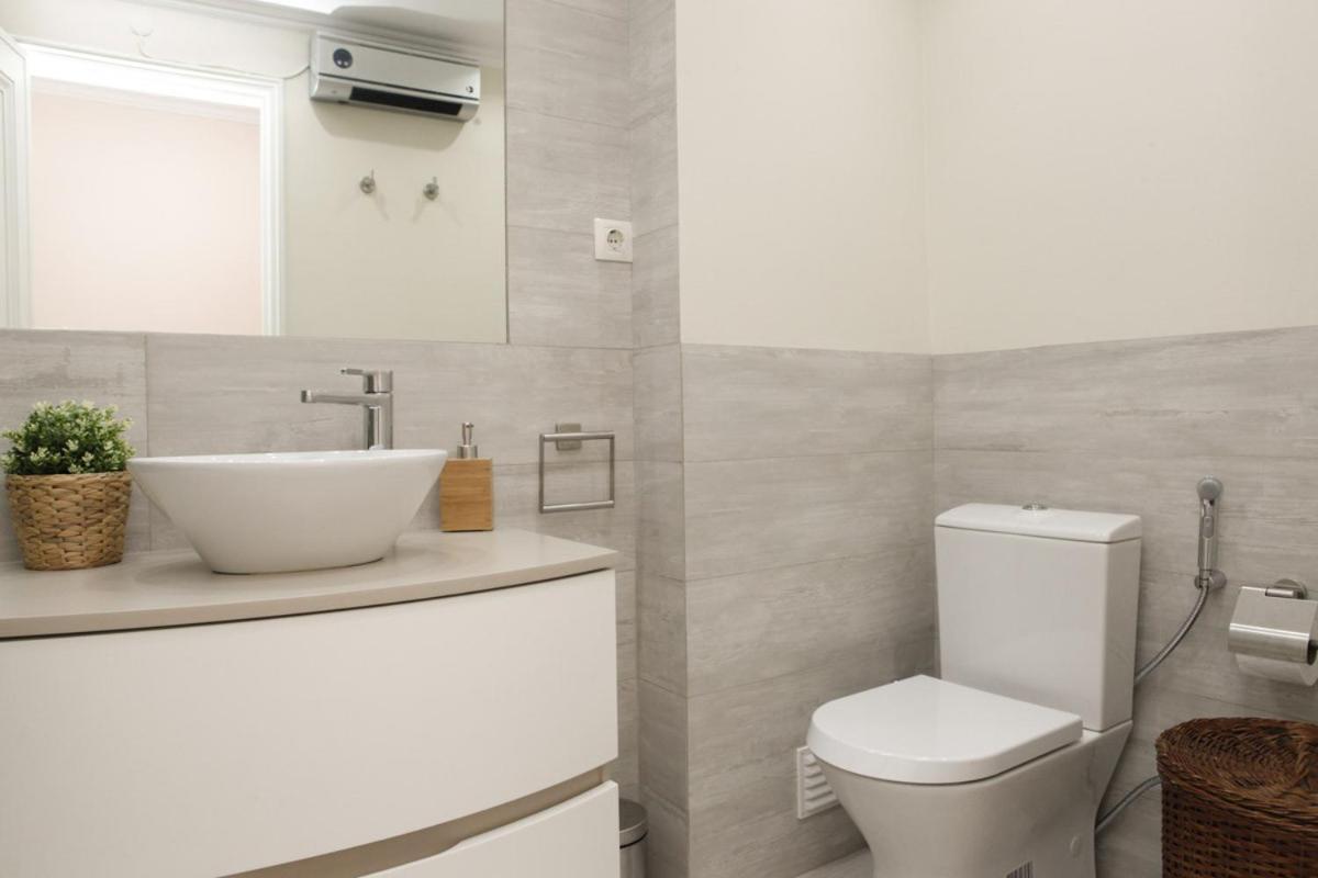 The Words' In The Heart Of Apartment Cascais