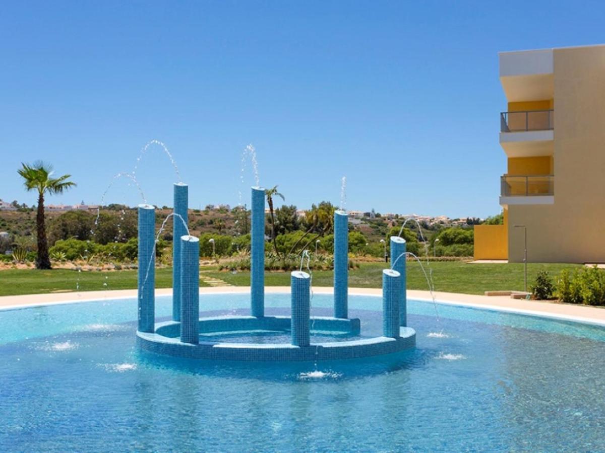 View Apartment: Pool, Garden & Proximity Albufeira
