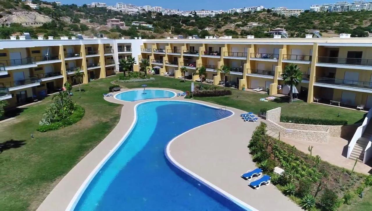 View Apartment: Pool, Garden & Proximity *