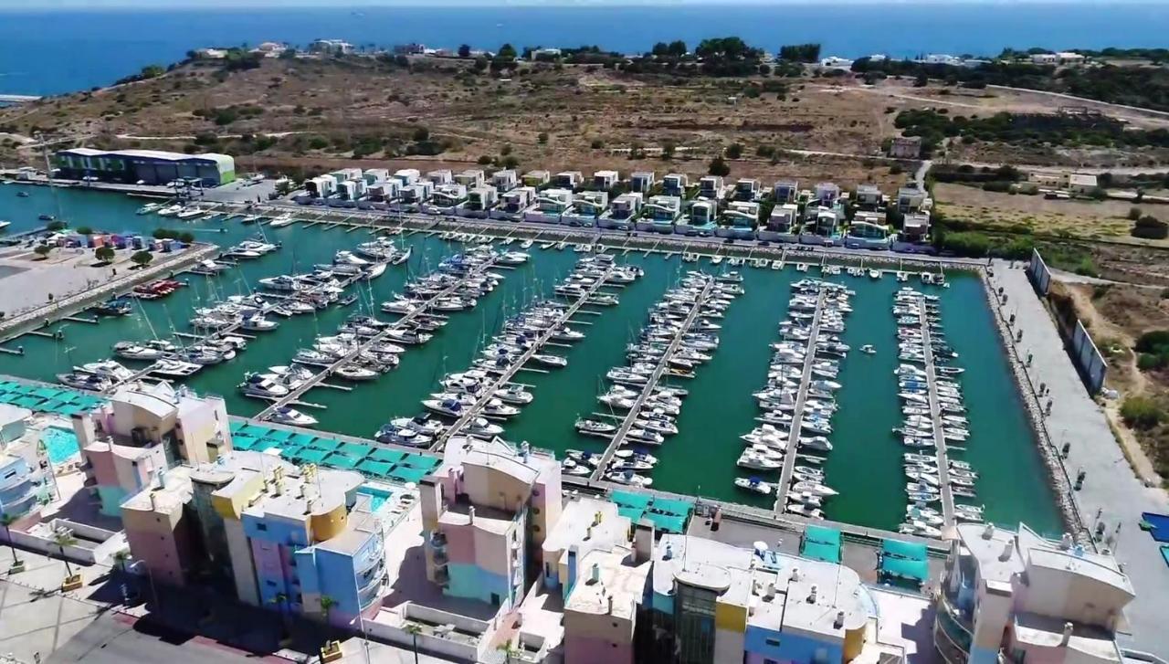View Apartment: Pool, Garden & Proximity Albufeira