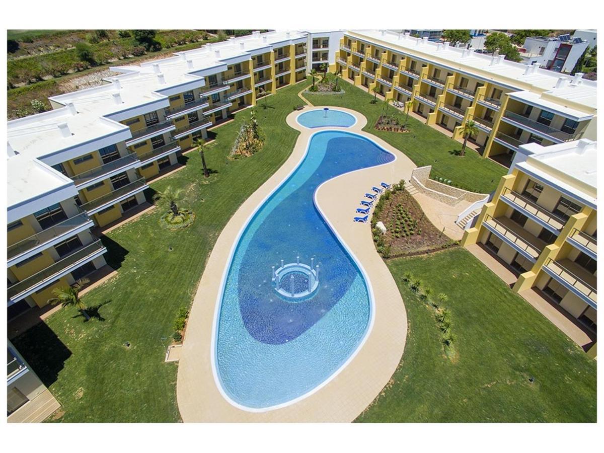 View Apartment: Pool, Garden & Proximity *