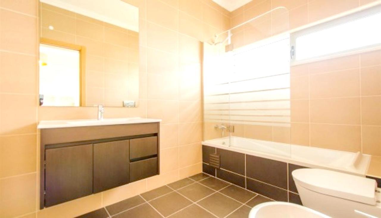View Apartment: Pool, Garden & Proximity *
