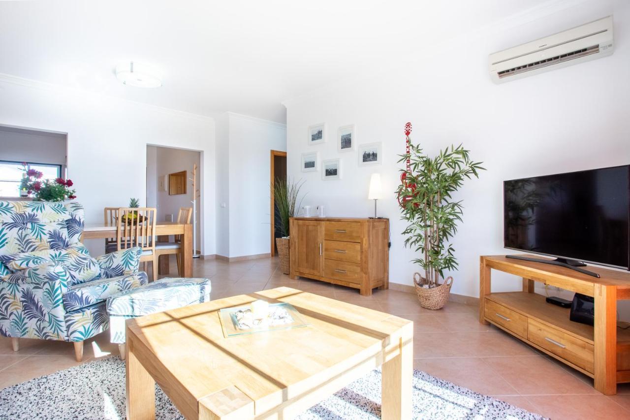 Lovely 2 Bedroom Including Pool, Stunning Ocean Views & Closeby