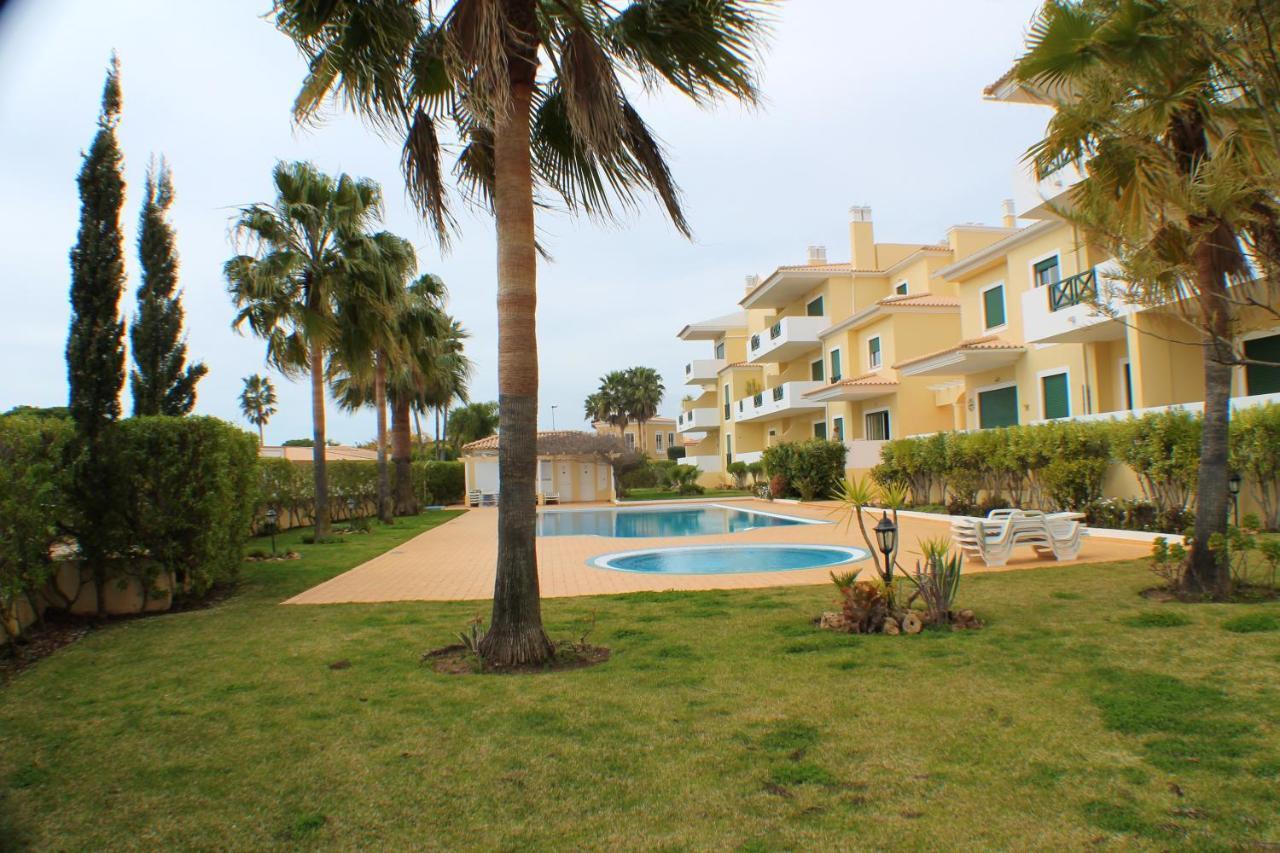 Apartment 2 Bedrooms With Shared Pool Enclosed Garden And Wifi At 5 Km Away From The
