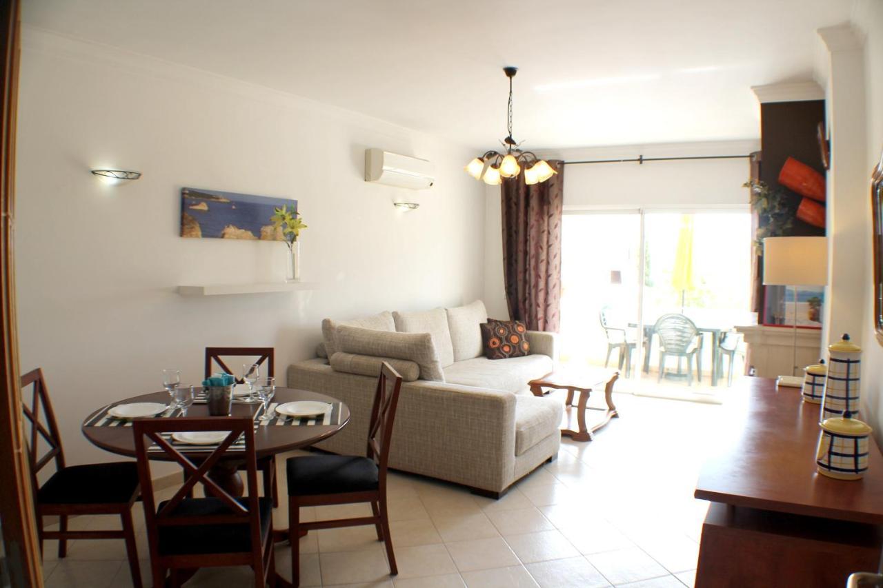 2 Bedrooms With Shared Pool Enclosed Garden And Wifi At 5 Km Away From The Apartment Albufeira
